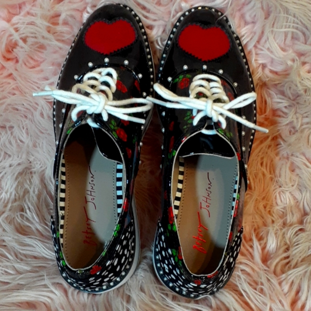 Betsey Johnson Oxford shoes size 7US